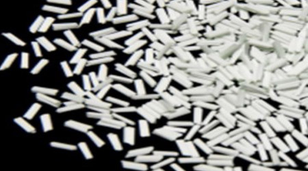 哪些因素會對玻璃纖維的拉伸強度產生影響？